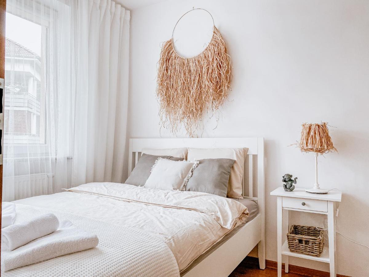 זיילונה גאורה Apartamenty Flat White Ruczajowa מראה חיצוני תמונה